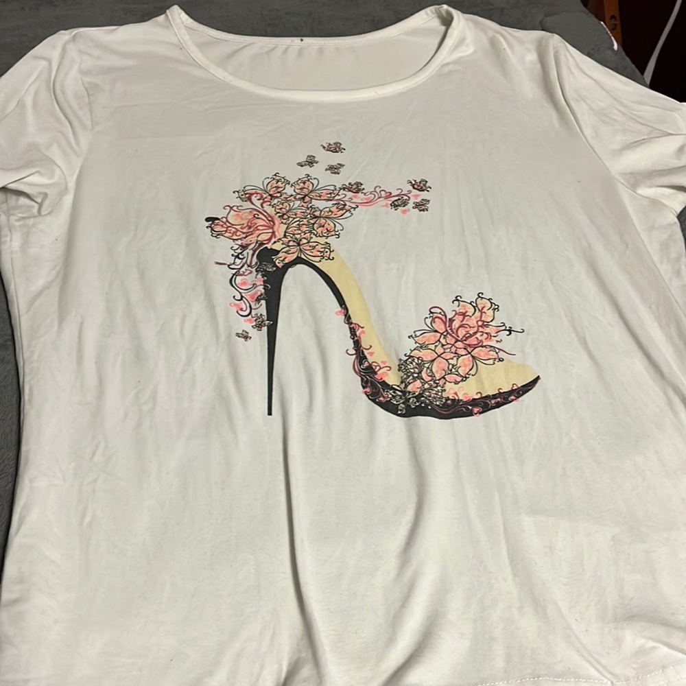 White t-shirt